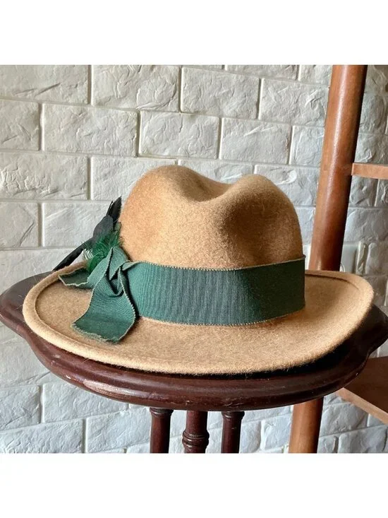 Vintage Capo Feathered Tan Wool Hat + Ribbon Hatband - Picture 4 of 10